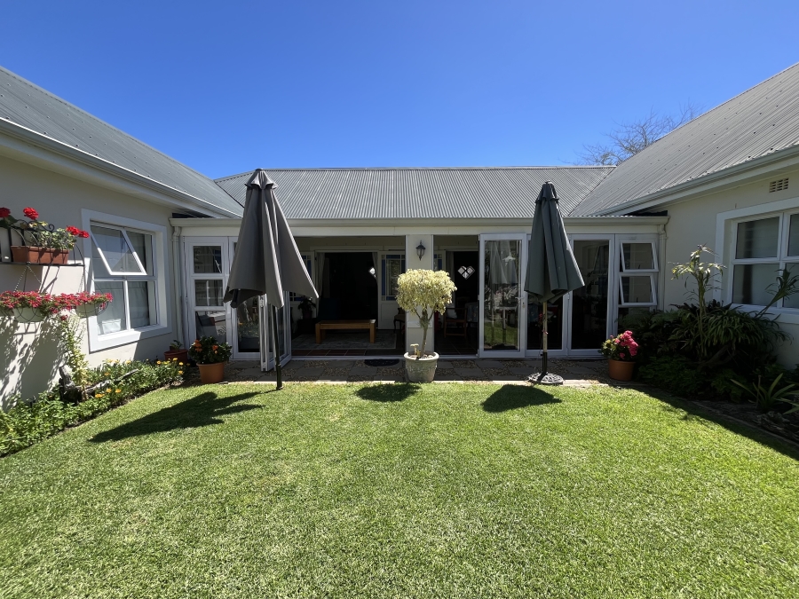 6 Bedroom Property for Sale in Zevendal Western Cape